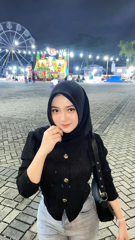 Customer Image, click to open customer review